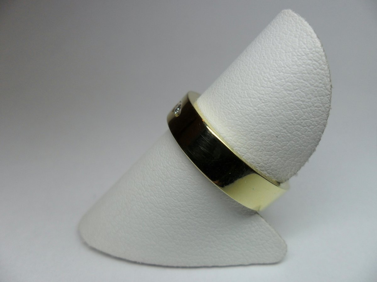 Basis Ring Geelgoud met Diamant 0.04 crt.